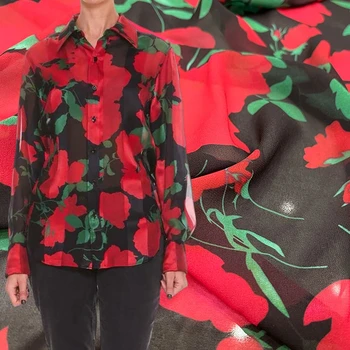 Red Rose Vytlačené Lete Tenké Šifón Textílie Pohľadu Mäkké Vešať Tečúcej Šaty Tkaniny pre Šitie Diy Materiál Metrov